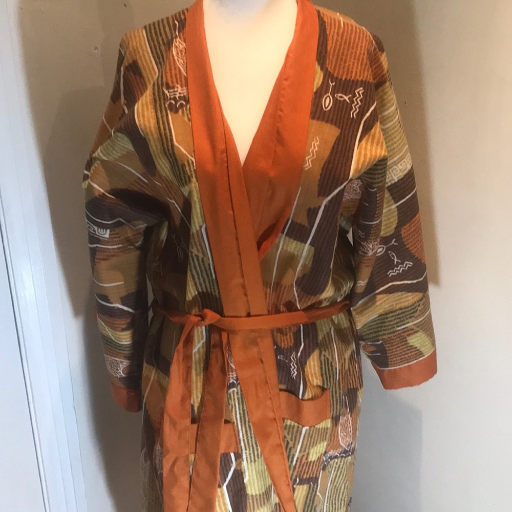 “VINTAGE” MCM Fabric Style Reversable EUC Robe. - Picture 3 of 13